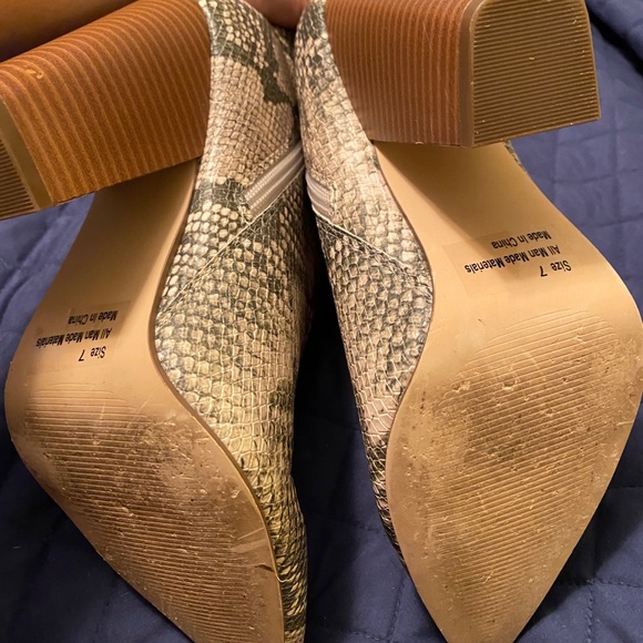 NY & CO ankle boots in excellent condition. Size 7 - Picture 2 of 2